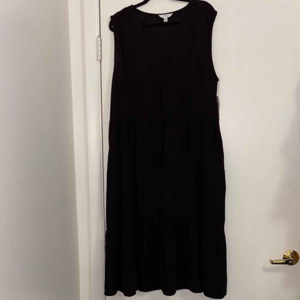 Time and Tru Black Sleeveless V-Neck Tiered Maxi Dress